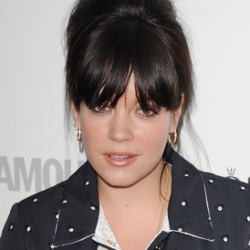 Lily Allen Ganti Nama