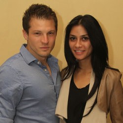 Kekasih Jadi Mualaf, Uli Auliani Menangis