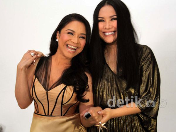 Uthe & Titi DJ Garap Video Klip Hati-hati dengan Hati