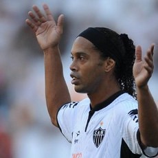 Ronaldinho: Aku Pergi dari Milan Karena Allegri