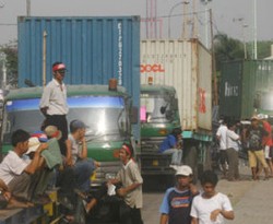 Pengusaha Protes, Gara-gara Pungli Biaya Operasional Bengkak