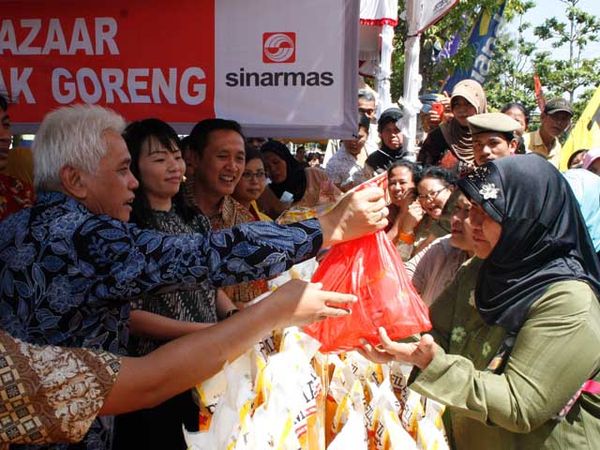 Sinar Mas Gelar Bazar Minyak Goreng Murah