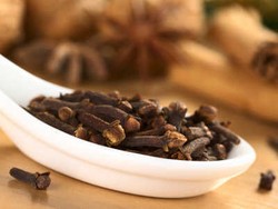 Cengkeh, si Mungil Harum yang Bisa Redakan Sakit Gigi