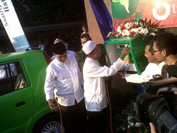 Berpeci Putih, Dahlan Iskan Resmikan Stasiun Pengisian Listrik Umum