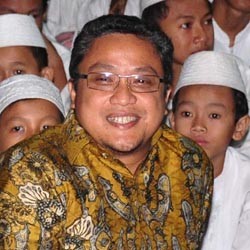 Dede Yusuf Bahagia Bisa Sahur Bareng Anak Yatim