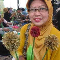 Bunga Krisan dari Merang Ala Ibu-Ibu UKM