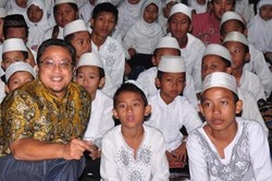Dede Yusuf Bahagia Bisa Sahur Bareng Anak Yatim