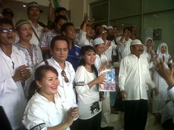 Rhoma Irama Diperiksa, Pendukung Setel Lagu -lagu Raja Dangdut