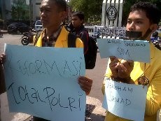 Mahasiswa Dukung KPK Usut Simulator SIM: Kami Cicak Berani Lawan Buaya