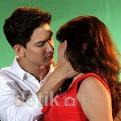 Adegan Ciuman Dimas Beck & Hilda