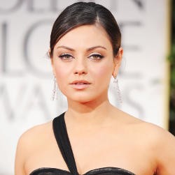 Mila Kunis Si Pencuri Perhatian (1)
