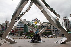 Grand Childrens Park, Taman Tanpa Anak-anak