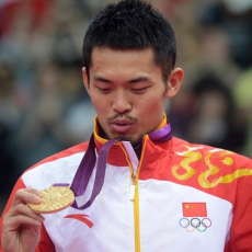 China Kembali Teratas, Tuan Rumah Terus Tambah Medali