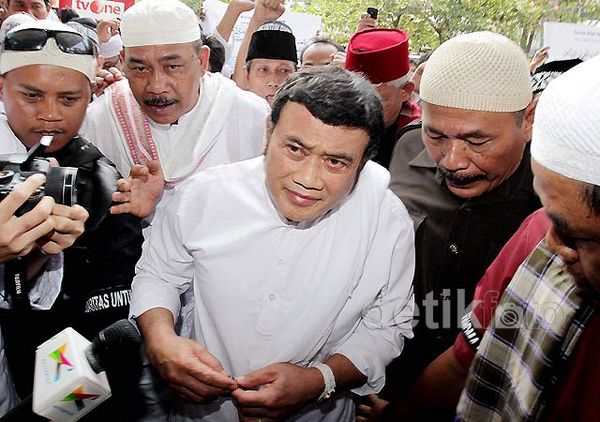 Isu SARA, Bang Haji Rhoma Datangi Panwaslu DKI