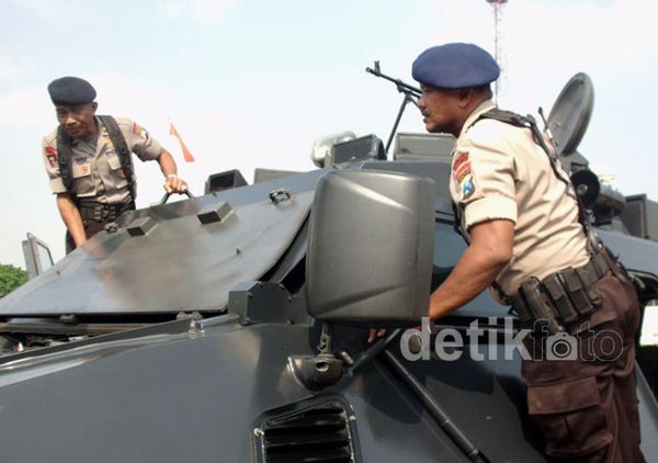 Ribuan Brimob Siap Amankan Lebaran 2012