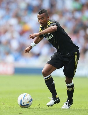 Ashley Cole Bantah Minta Gaji Selangit
