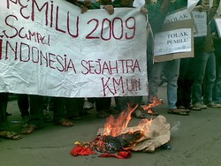 Rizal Mallarangeng: Bakrie Award untuk Seno Gumira Tidak Bisa Batal Atau Dialihkan