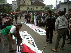 Mahasiswa Medan Salat Gaib untuk Muslim Rohingya