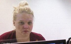 Ibu Tinggalkan 2 Anaknya di Dalam Mobil Hingga Tewas Kepanasan