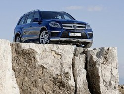 Mercy GL-Class, Serasa Offroad Pakai Sedan Mewah