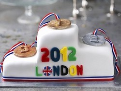 Olympic Torch Cake, Cake Olimpiade Buatan Fiona Cairns