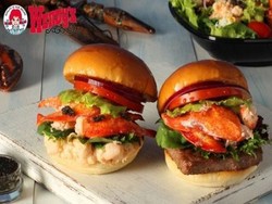 Wendys Jepang Kini Sajikan Lobster and Caviar Burger