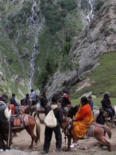 Muslim Kashmir & Umat Hindu Hidup Harmonis di Pedalaman Himalaya