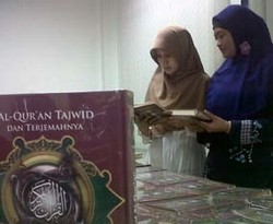2 Ribu Alquran Dibagikan ke Masjid dan Mushola se Jatim