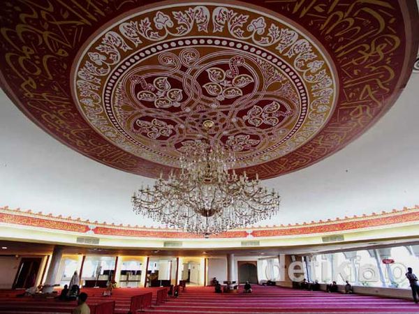 Masjid Al Latief, Masjid Termegah di Mall