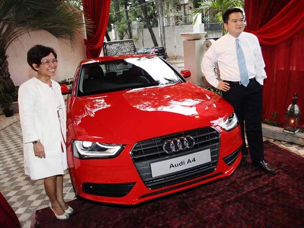 Audi A4 Meluncur
