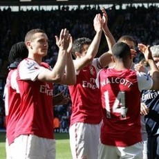 Arsenal Butuh Beli Bek