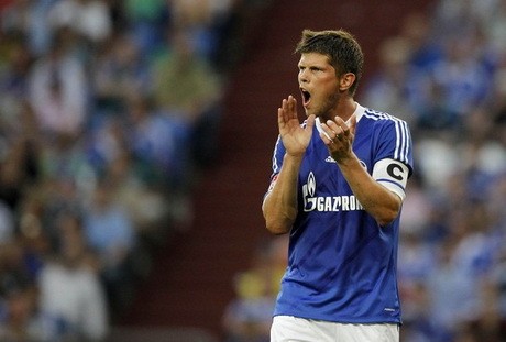 Schalke Ingin Pertahankan Huntelaar