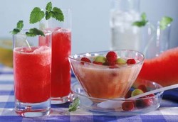 Hindari Minum Es Saat Berbuka Puasa