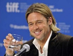 Brad Pitt Hadiahi Anaknya Motor Trail