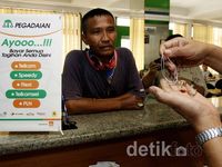 Dekati Lebaran, Warga Ramai ke Pegadaian