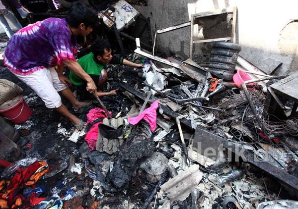 Puluhan Rumah di Tambora Hangus Terbakar