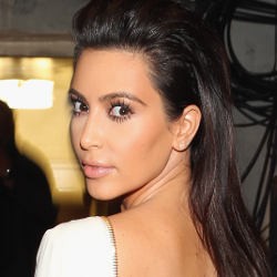 Kim Kardashian Tersanjung dengan Lagu Kanye West Perfect Bitch