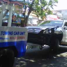 Ngantuk, CRV Tabrak Pagar Rel KA Margorejo