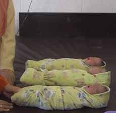 Dapat Berkah Ramadan, Warga Blitar Melahirkan Bayi Kembar Tiga