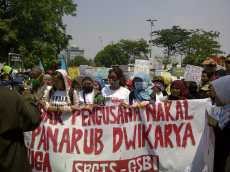 Kemenakertrans Janji Bantu Tentukan Kepastian Nasib Ratusan Buruh