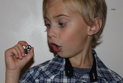 Keping Lego Bersarang di Hidung Bocah Selama 3 Tahun