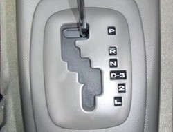 Trik Biar Transmisi Mobil Awet