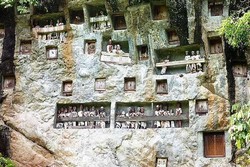 5 Kuburan Asli Indonesia