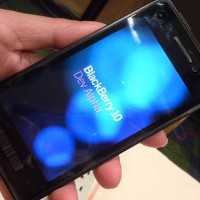 Kabar Samsung Pakai BlackBerry 10 Naikkan Saham RIM 