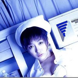 Suster Nakal Menggoda Pengguna Internet