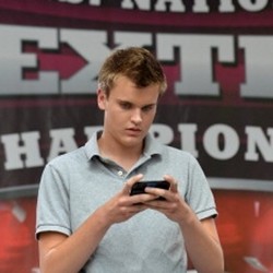 Ketik SMS Tercepat, Remaja 17 Tahun Raup Rp 470 Juta