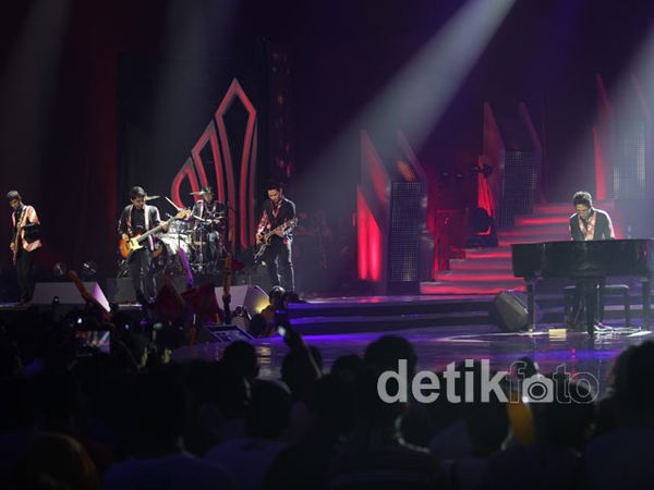 Ariel Nonton NOAH Manggung