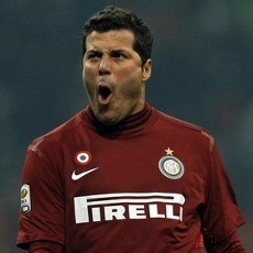 Spurs Dekati Julio Cesar