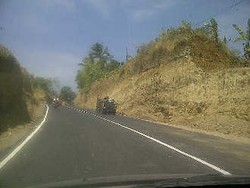  3 Pasar Tumpah & 1 Jalan Rawan Longsor Halangi Pemudik Brebes-Purwokerto