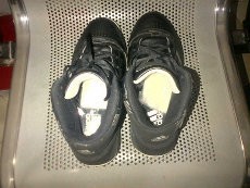 Sst..Ada 8 Bungkus Sabu Disembunyikan di Sepatu di Batam